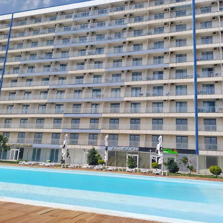 Blaxy Resort Stefi Cu Acces La Piscine Gratuit Douăzeci şi Trei August エクステリア 写真