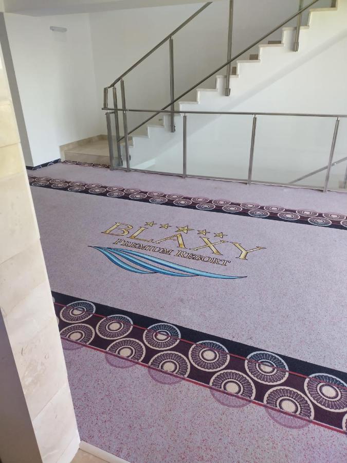 Blaxy Resort Stefi Cu Acces La Piscine Gratuit Douăzeci şi Trei August エクステリア 写真