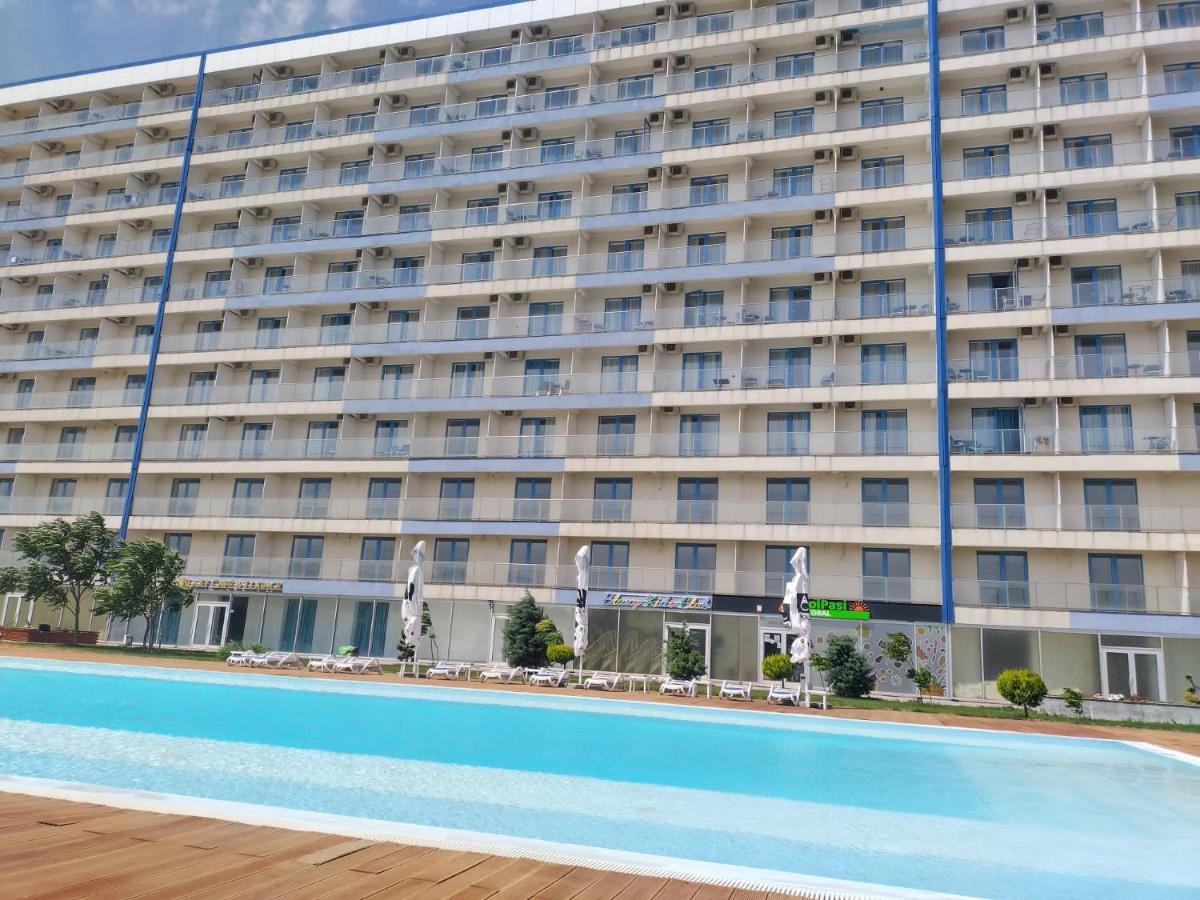 Blaxy Resort Stefi Cu Acces La Piscine Gratuit Douăzeci şi Trei August エクステリア 写真