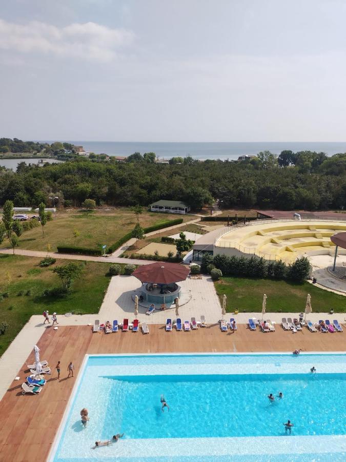 Blaxy Resort Stefi Cu Acces La Piscine Gratuit Douăzeci şi Trei August エクステリア 写真