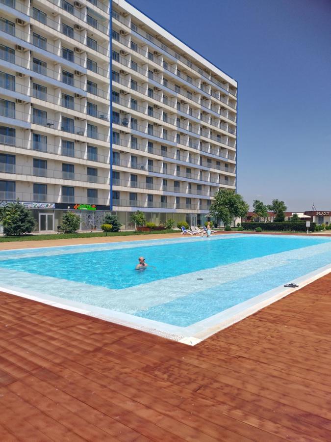 Blaxy Resort Stefi Cu Acces La Piscine Gratuit Douăzeci şi Trei August エクステリア 写真