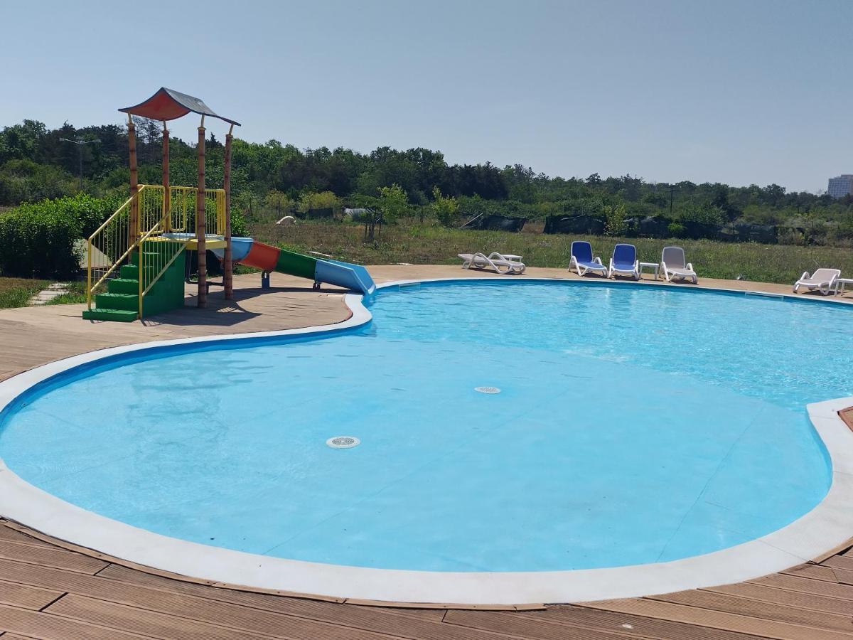 Blaxy Resort Stefi Cu Acces La Piscine Gratuit Douăzeci şi Trei August エクステリア 写真
